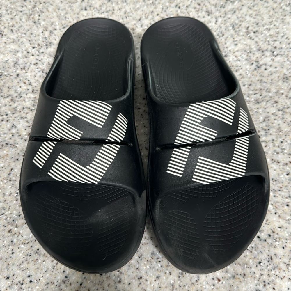 FJ X OOFOS MEN'S OOAHH SPORT SLIDE SANDAL - BLACK